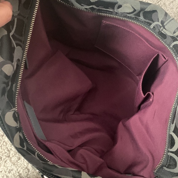 Coach Rare Largest Carly Hobo Bag J0926-F13981 - Picture 16 of 16